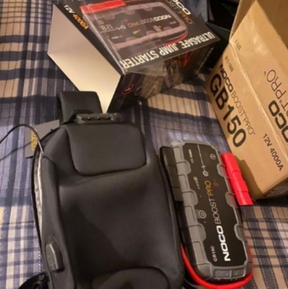 SALE - Boost Pro 12V 3000A UltraSafe Lithium Jump Starter - Picture 3 of 4